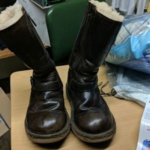Brown UGGs kids size 13